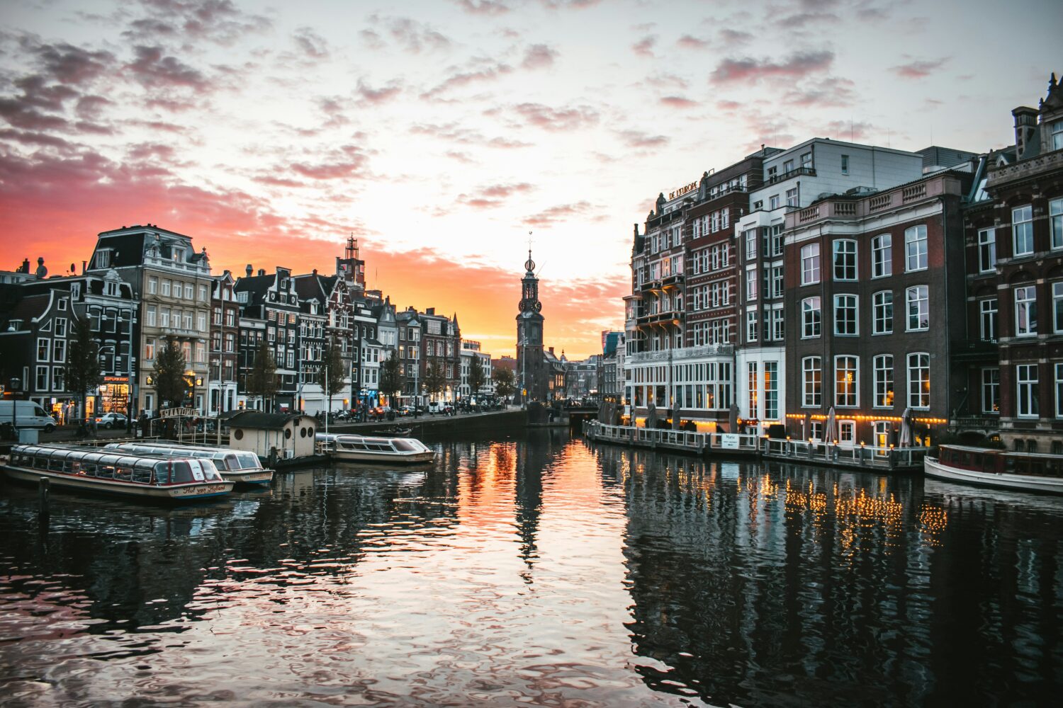 flights to Uganda from the Netherlands