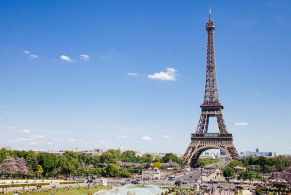flights to Uganda from France