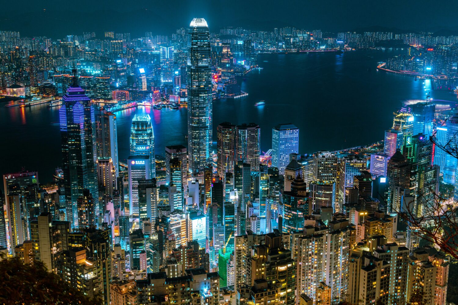 flights to Uganda from Hong Kong